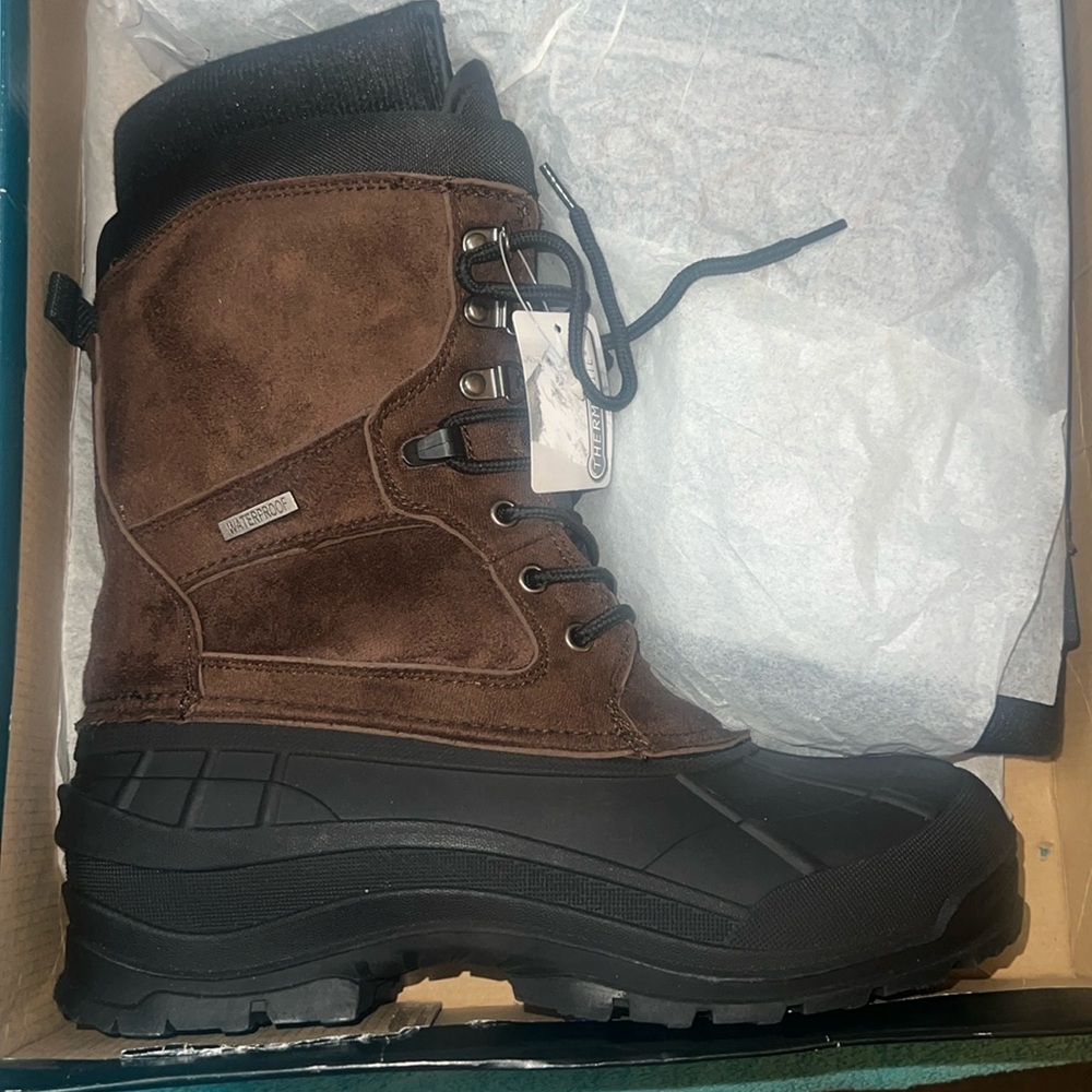 NEW with tags winter boots, waterproof, thermolite. Men’s size 9